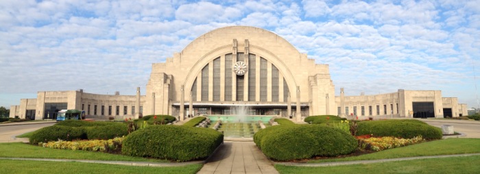 Cincinnati Union Terminal with the unique art deco fountain in front of the half dome entrance 